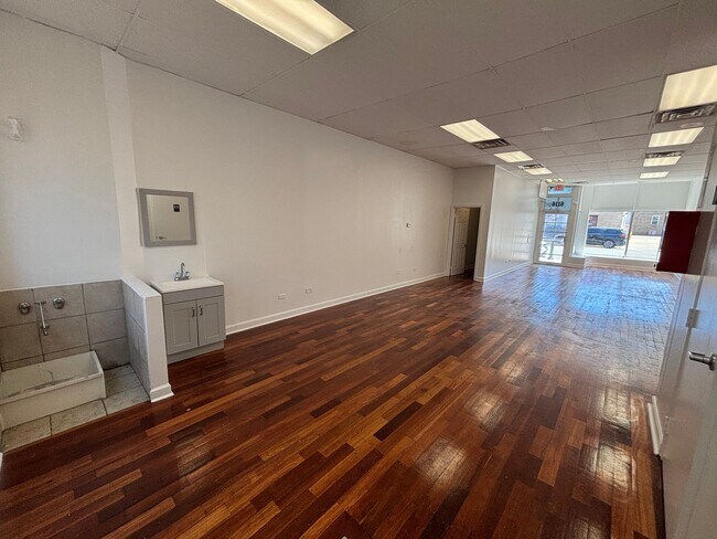 Foto del edificio - 6116 W Roosevelt Rd