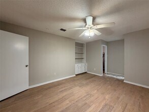 Building Photo - 13015 Shady Knoll Ln