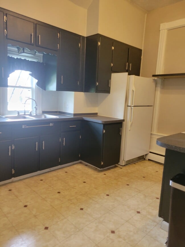 Kitchen - 405 E Main St