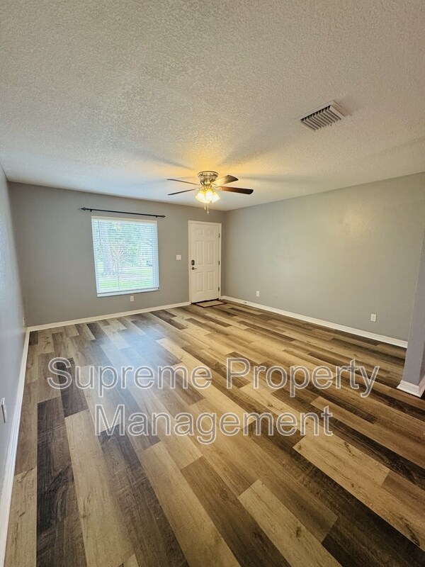 Foto del edificio - 5021 Burlington Ave N