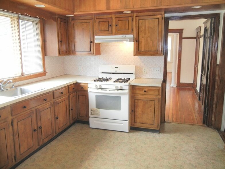 Primary Photo - 8 Pleasant St