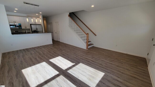 Building Photo - 31 Marble St