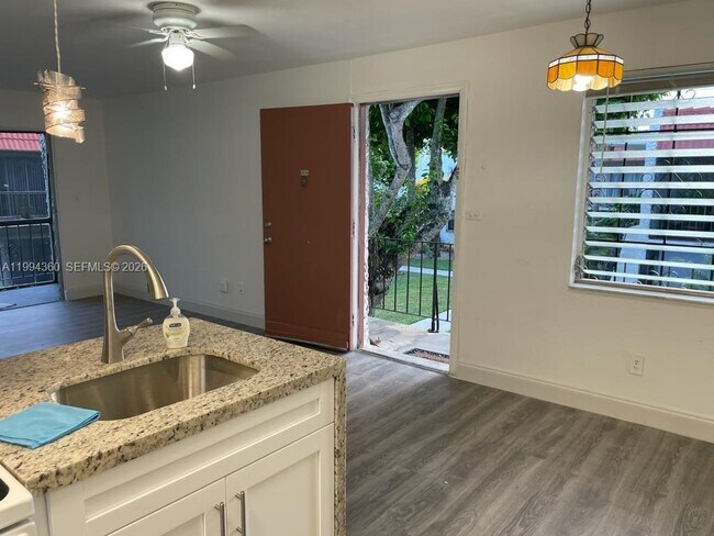 Foto del edificio - 8701 SW 141st St