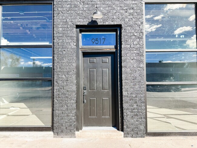 Foto del edificio - 9517 E Colfax Ave