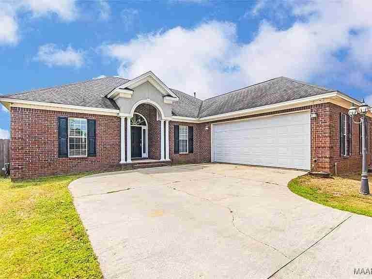105 Sparrow Pointe Ct, Deatsville, AL 36022 House Rental in