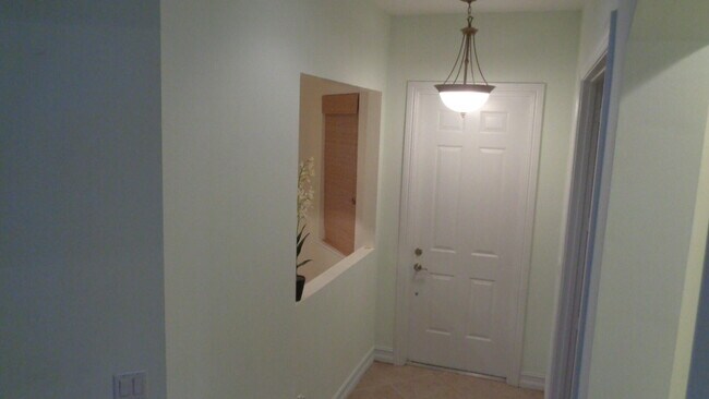 Foto del edificio - 1825 Bridgepointe Cir