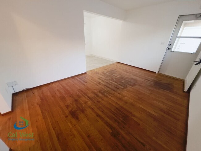 Foto del edificio - $2095 - 1BD/1BA Quaint and Well Maintained...