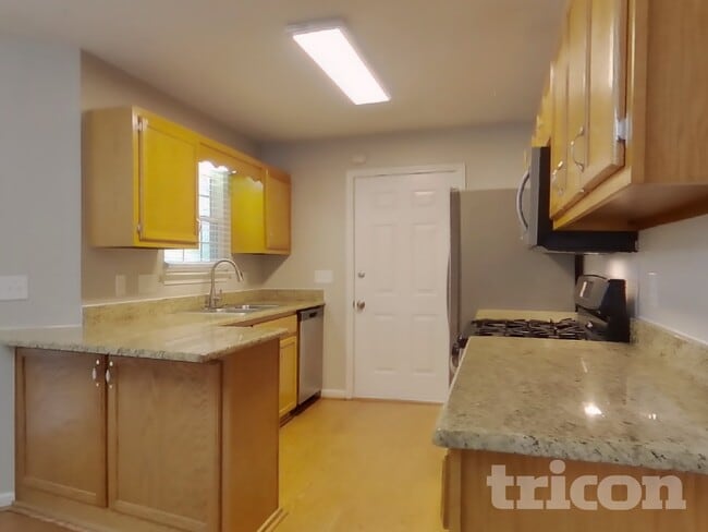 Building Photo - 712 Paige Ct