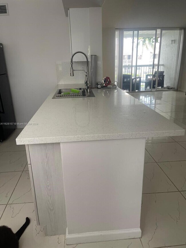 Foto del edificio - 9758 NW 49th Terrace