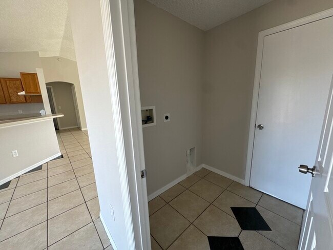 Foto del edificio - 2960 Flynn St