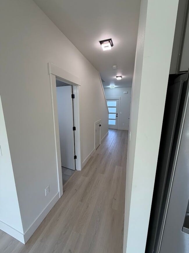 Foto del edificio - Modern Living Duplex in Keizer