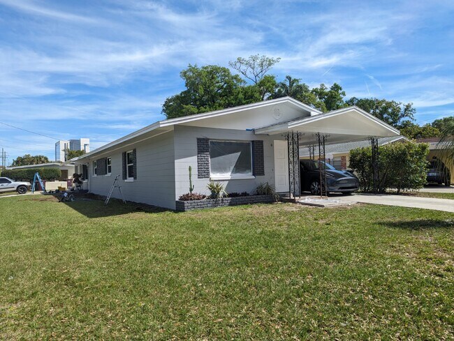 Corner duplex - 22 W Winter Park St