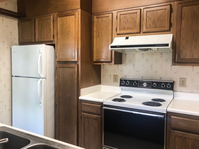 Building Photo - 1 bedroom 1 bath unit in Tanglewood Farms