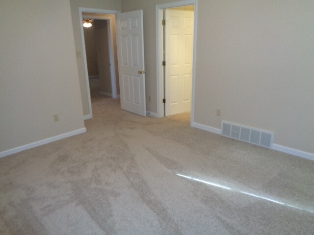 Foto del edificio - 3015 Shadow Green Ln