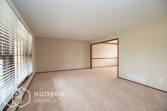 Foto del edificio - 2044 Yardville Hamilton Square Rd