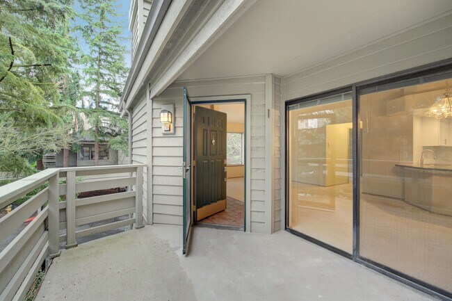 Building Photo - 1270 Bellevue Way NE