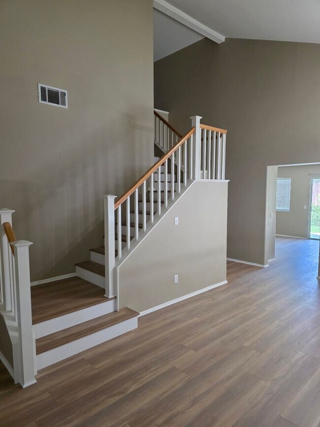 Building Photo - Beautiful 4 Bedroom Home in Paloma del Sol