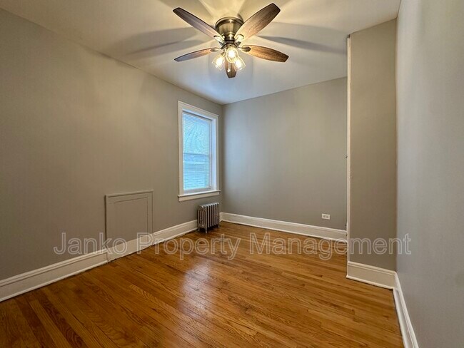 Foto del edificio - 5911 W Huron St