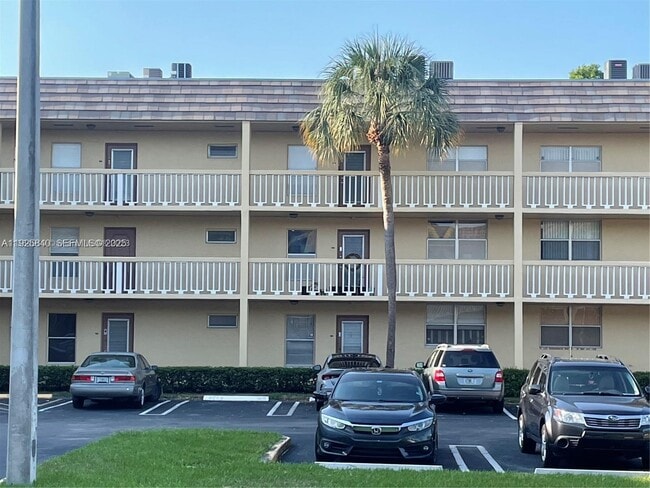 Foto del edificio - 5961 NW 61st Ave