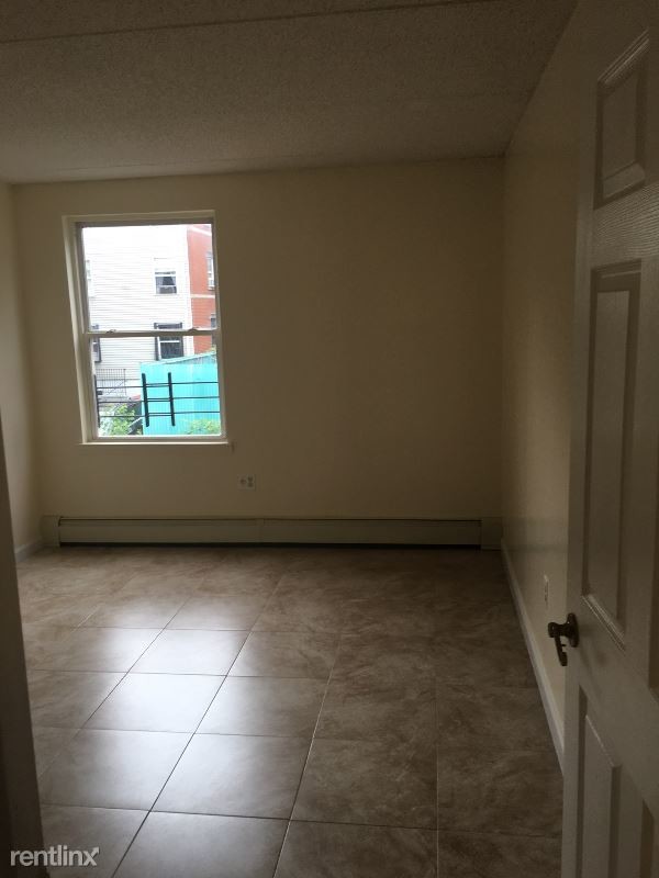Foto del edificio - 414 E 159th St