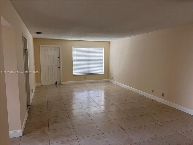 Foto del edificio - 1376 NW 93rd Terrace
