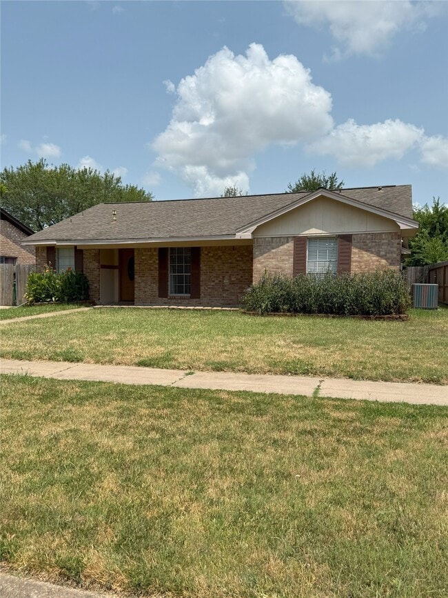 Building Photo - 21430 Park Green Dr