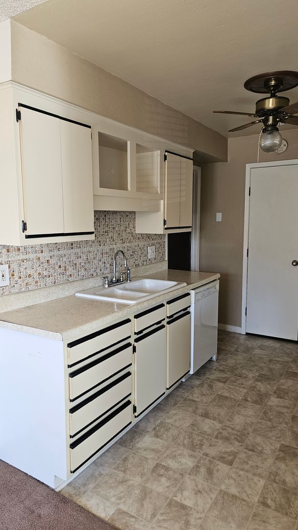 Foto del edificio - Condo with Garage, Private Patio & Unfinished Basement