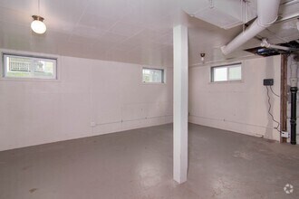 Building Photo - 1216 N Woodruff Rd