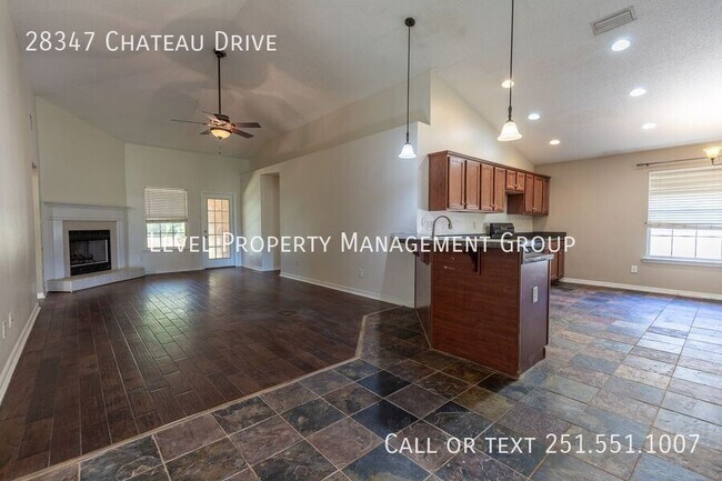 Foto del edificio - 28347 Chateau Dr