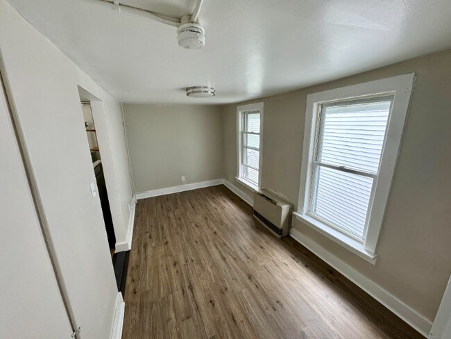Foto del edificio - 72 Maple St