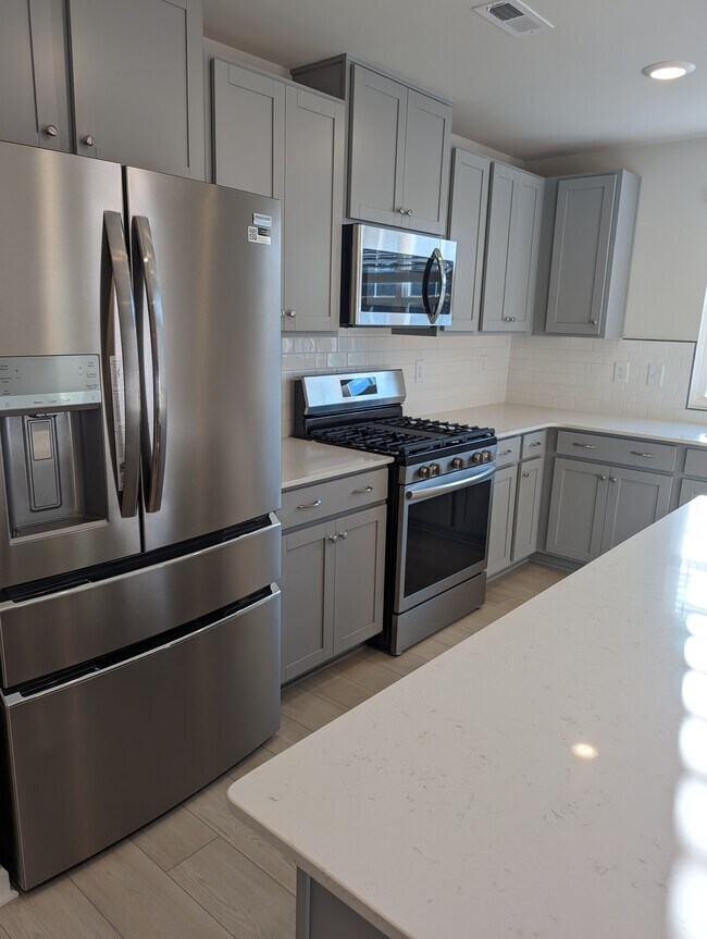 Gas stove - 568 Brasstown Ct