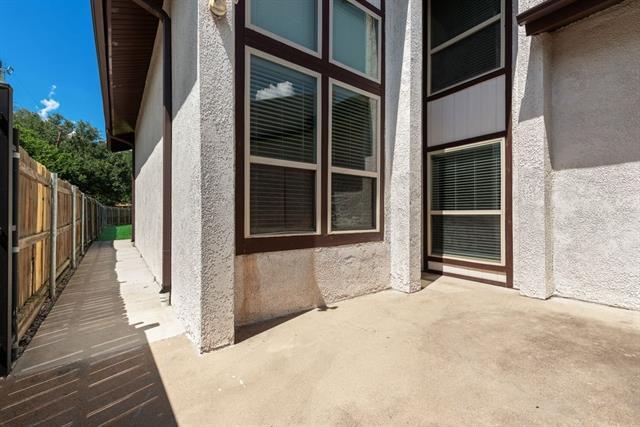 Building Photo - 219 W Rochelle Rd