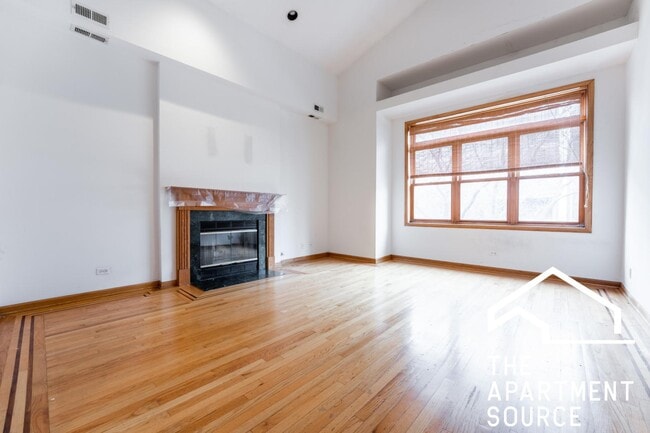 Photo - 1940 West Diversey Parkway #3W Apartment