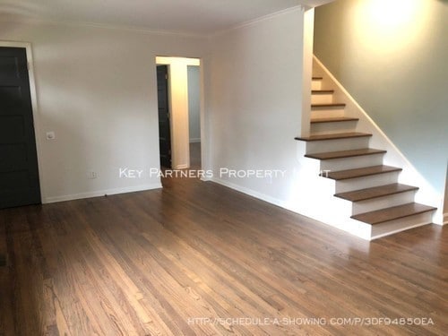 Foto del edificio - 5042 Mission Road-Pottery Barn Charm!