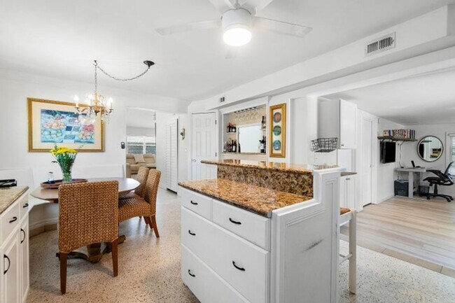 Foto del edificio - 321 Forsyth St