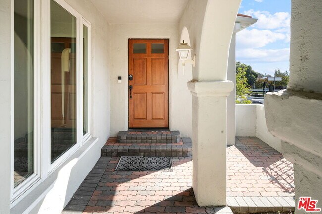 Foto del edificio - 2148 Prosser Ave