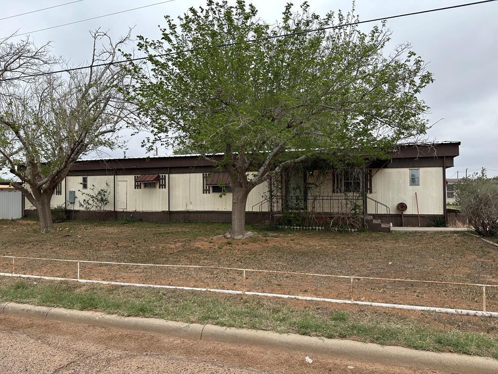 Foto principal - 312 SW Ave D