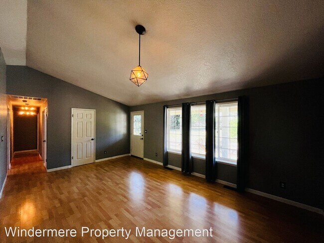 Building Photo - 3 br, 2 bath House - 5298 Erlands Point Rd NW