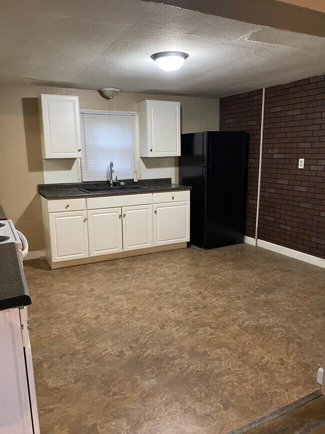 Building Photo - 2833 S 12th St