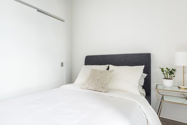 Foto del edificio - 2273 N Milwaukee Ave