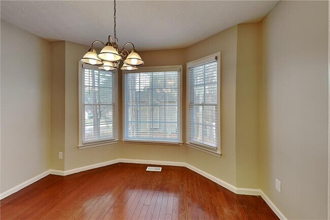 Foto del edificio - 284 Kent Ln