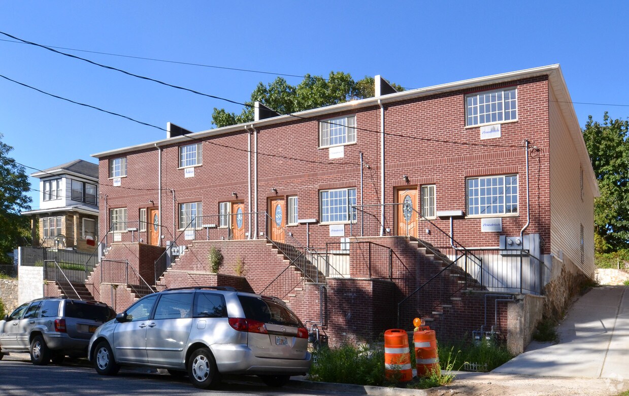 Building Photo - 3933-3939 Secor Ave