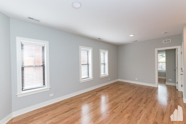 Building Photo - 2115 N Sedgwick St
