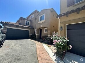 Building Photo - 1508 Carpinteria St
