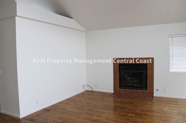Building Photo - LEASE PENDING - 2 Bed, 2 Bath Ocean View C...