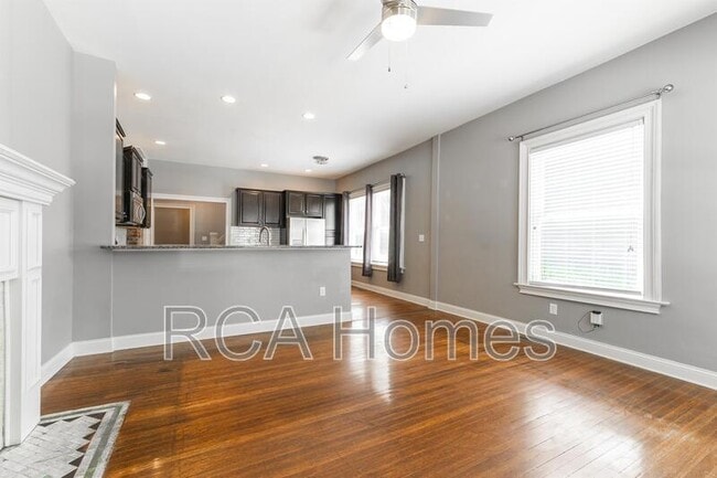 Building Photo - 613 E New York St