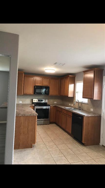 Building Photo - 832 Santa Rosa Dr