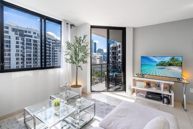 Building Photo - 540 Brickell Key Dr