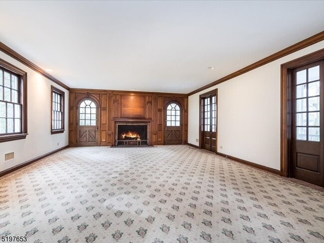 Building Photo - 146 Rensselaer Rd