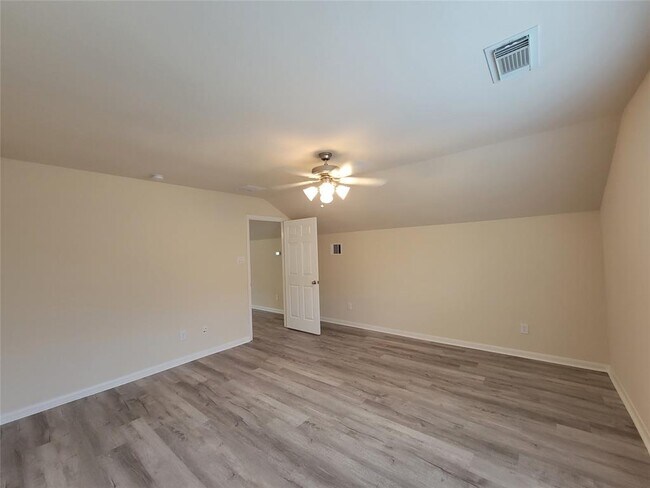 Building Photo - 12523 Rushmore Ln